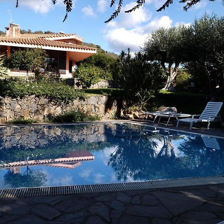 A Casa Di Angela B&B คาร์บอเนีย ภายนอก รูปภาพ