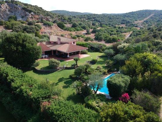 A Casa Di Angela B&B คาร์บอเนีย ภายนอก รูปภาพ